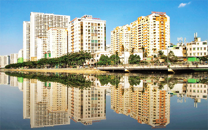 Nhờ tập trung chỉnh trang đô thị, giải tỏa nhà trên và ven kênh, rạch, bộ mặt đô thị quận 4 ngày càng khang trang, văn minh, hiện đại.