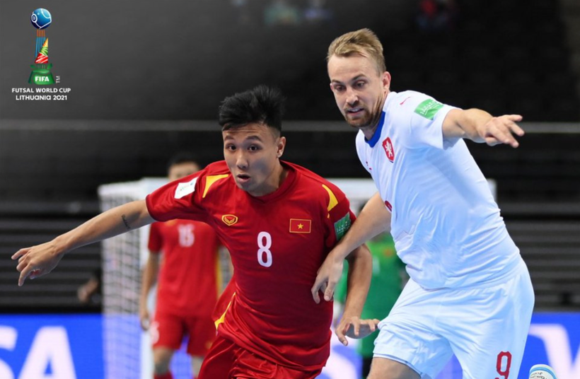 Đội tuyển futsal Việt Nam thi đấu hết mình trước đối thủ được đánh giá mạnh hơn. (Ảnh: FIFA)