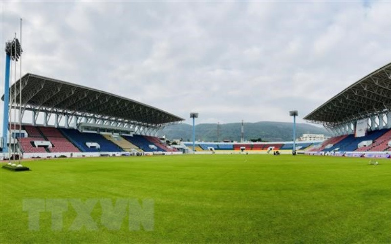 Khán đài sân vận động Cẩm Phả được đầu tư nâng cấp từ 8.000 lên 16.000 chỗ phục vụ SEA Games 31. (Ảnh: Thanh Vân/TTXVN)