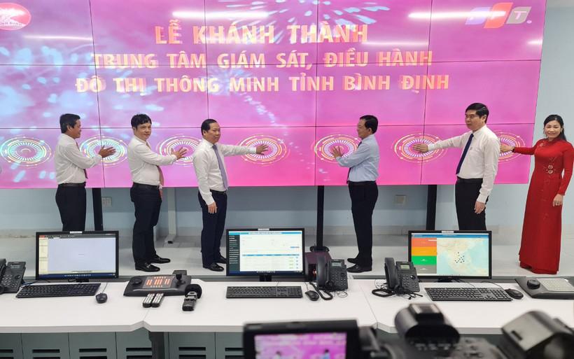 Khai trương Trung tâm Giám sát, điều hành đô thị thông minh tỉnh Bình Định.