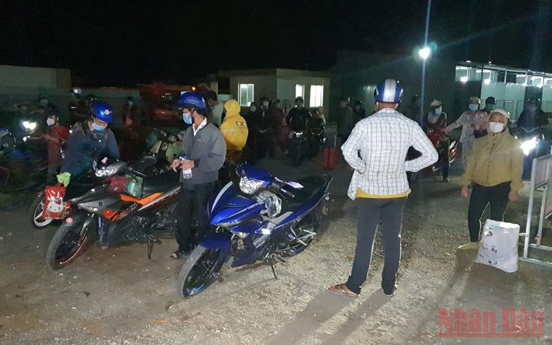 Những người trở về đang được lực lượng sàng lọc để xử lý phù hợp.