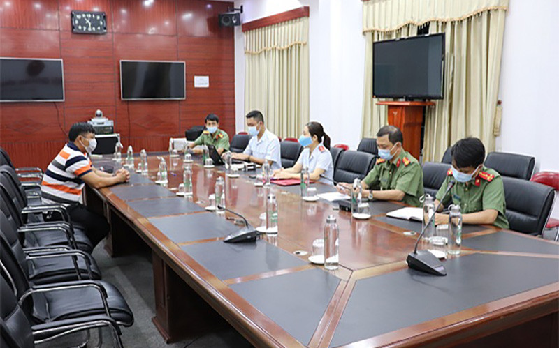 Cơ quan chức năng tỉnh Quảng Bình triệu tập, xử lý người đăng thông tin sai trên Facebook 