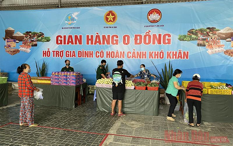“Gian hàng 0 đồng” giúp người nghèo