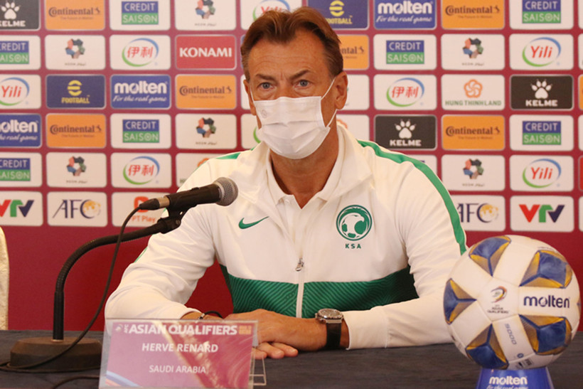 HLV Herve Renard tại buổi họp báo trưa 15/11. (Ảnh: VFF)