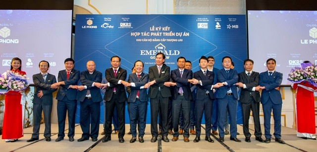 Ký kết hợp tác phát triển dự án The Emerald Golf View.