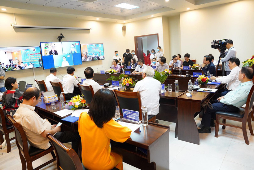 Các bệnh viện tuyến Trung ương hỗ trợ từ xa cho hàng trăm cơ sở y tế tuyến dưới.