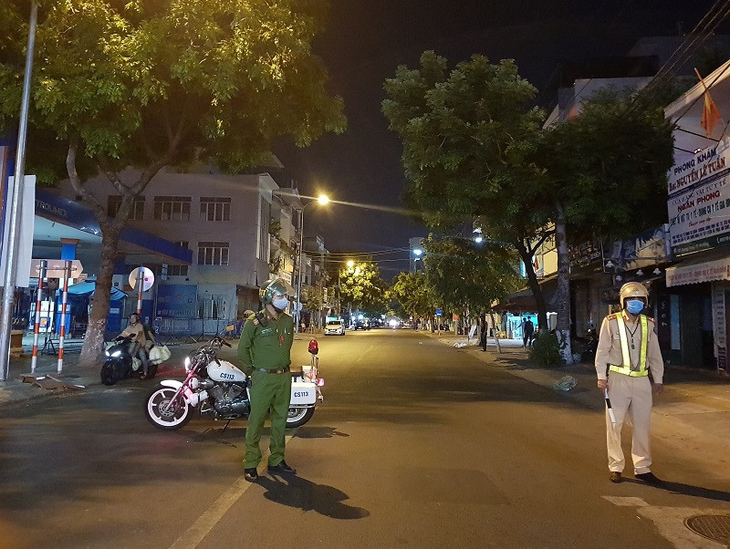 Đà Nẵng phong tỏa, thực hiện giãn cách xã hội. 