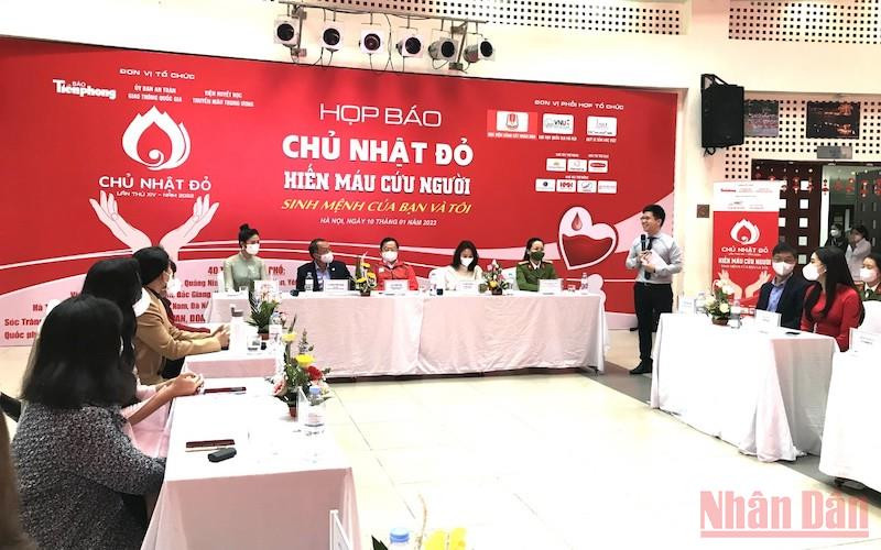 Toàn cảnh buổi họp báo.