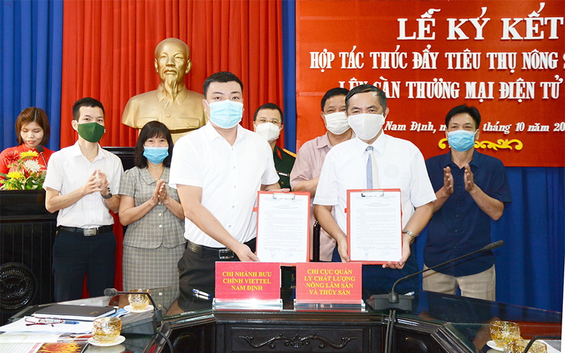 Ký kết đưa nông sản Nam Định lên sàn điện tử voso.vn.