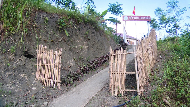 Điểm trường Lủng Muổng, xã Xuân La, huyện Pác Nặm cho học sinh nghỉ học từ ngày 8-1 khi nhiệt độ xuống dưới 7 độ C. (Ảnh: Tuấn Sơn)