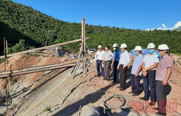 Thành viên Hiệp hội doanh nghiệp tỉnh Điện Biên tham quan, học tập kinh nghiệm quản lý theo phương thức “sản xuất 3 tại chỗ” của Công ty xây dựng số 6.