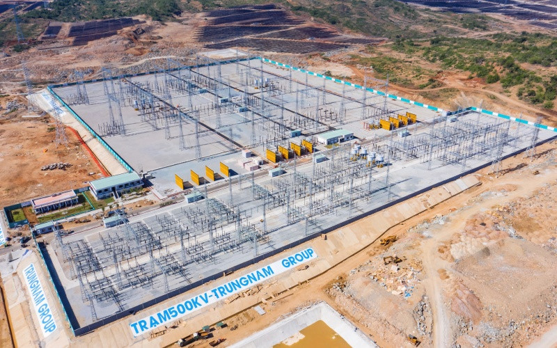 Trạm biến áp kết hợp đường dây 500 kV do Trungnam Group góp phần giải tỏa công suất các nhà máy ĐMT tại Thuận Nam và các nhà máy điện NLTT khác trong khu vực.