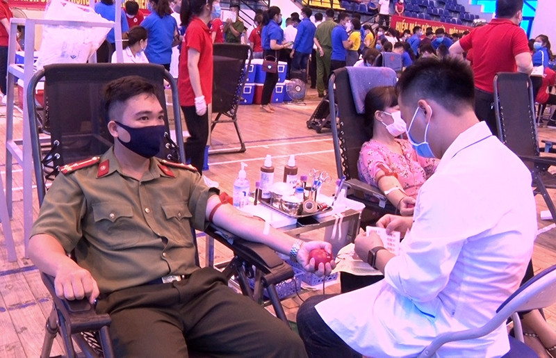 Quang cảnh ngày hội hiến máu.