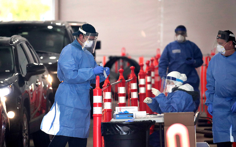 Một điểm xét nghiệm Covid-19 lưu động tại Milwaukee, bang Wisconsin, ngày 29-10-2020. (Ảnh: Getty Images/CNN)