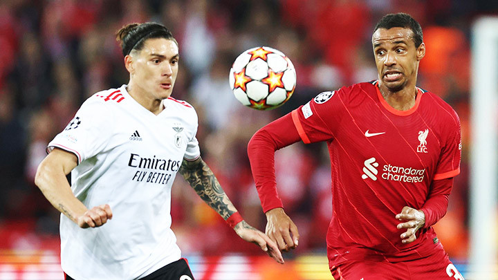 Liverpool đang "săn" chữ ký của Darwin Nunez (trái).