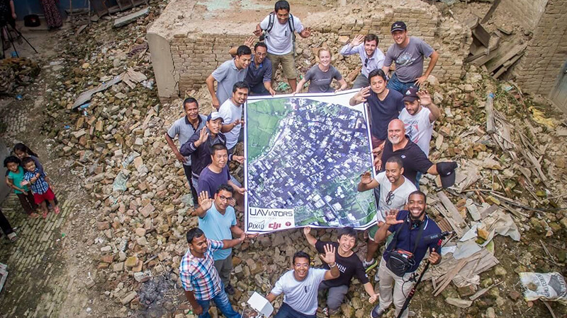 UAViators nỗ lực đưa công nghệ tới những địa phương chịu nhiều ảnh hưởng bởi thiên tai. Ảnh: UAViators