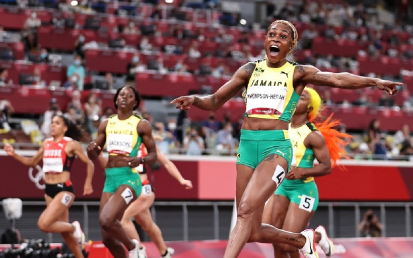 Elaine Thompson-Herah bảo vệ thành công tấm huy chương vàng Olympic nội dung 100m nữ với thành tích 10,61 giây. (Ảnh: Getty Images)