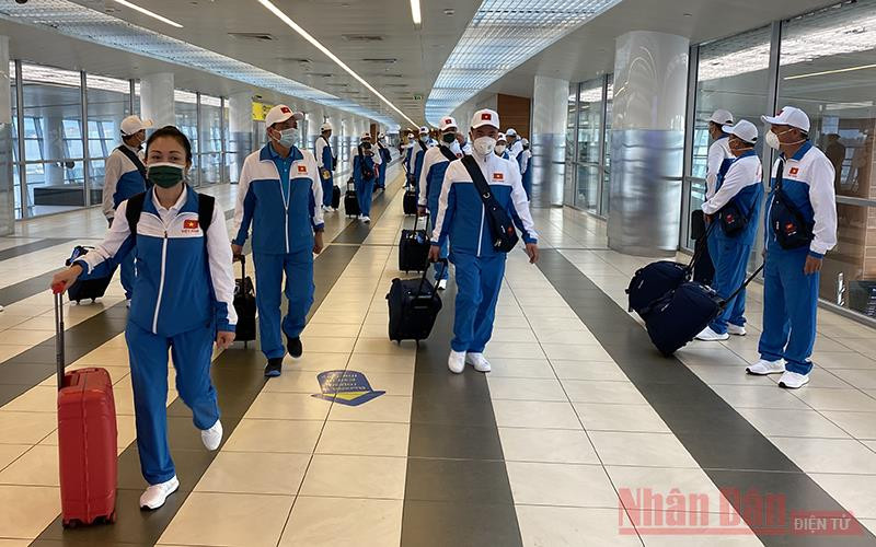 Các đội tuyển Quân đội nhân dân Việt Nam đã tới sân bay quốc tế Sheremetyevo tại thủ đô Moscow, Liên bang Nga.