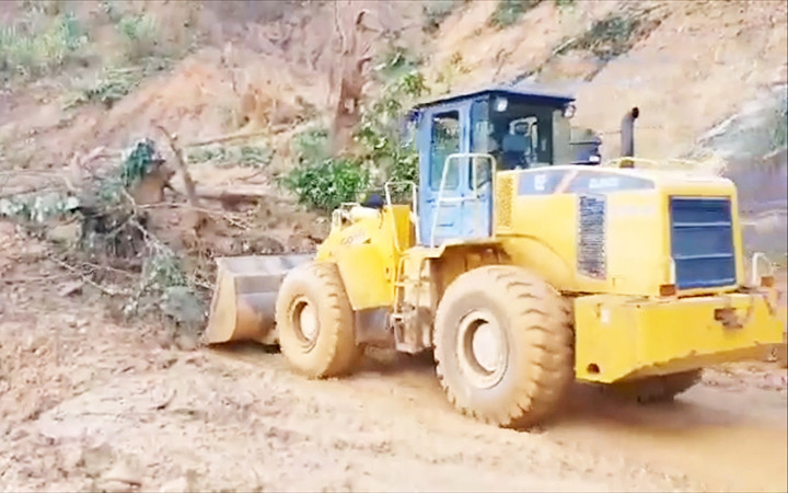 [Video] Nỗ lực thông đường vào nơi hàng chục người mất tích tại Nam Trà My