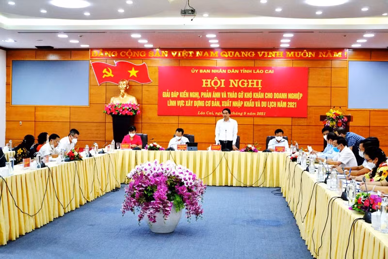 Tỉnh Lào Cai đối thoại với doanh nghiệp, bàn cách tháo gỡ khó khăn để phục hồi sản xuất, kinh doanh ở địa phương.