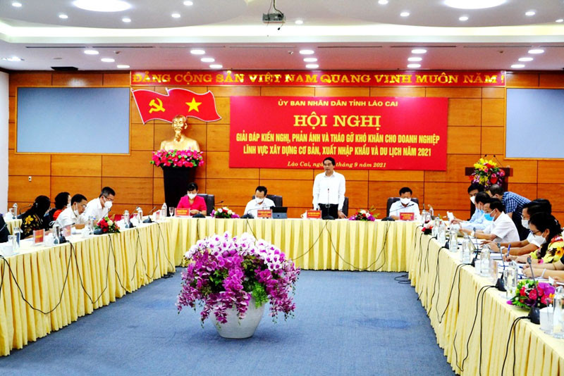 Tỉnh Lào Cai đối thoại với doanh nghiệp, bàn cách tháo gỡ khó khăn để phục hồi sản xuất, kinh doanh ở địa phương.