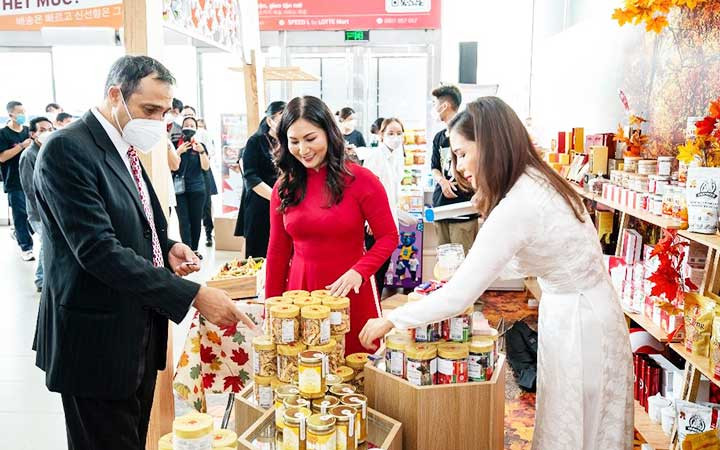 Tuần lễ thực phẩm và hàng tiêu dùng Canada ở thành phố Hồ Chí Minh.