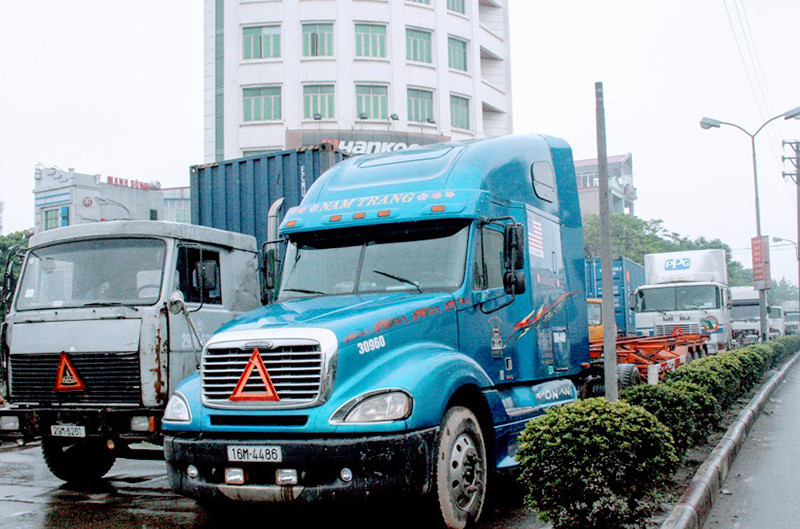 Các lái, phụ xe container, xe bồn không phải xuất trình giấy xét nghiệm khi vào Hải Phòng.