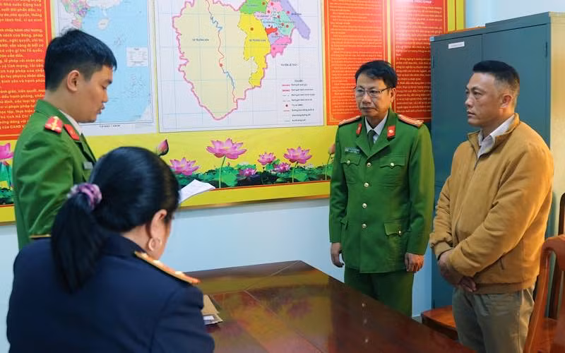 Khởi tố trạm trưởng Trạm quản lý bảo vệ rừng Trường Sơn tại Quảng Bình