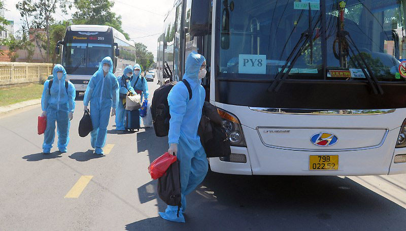  339 công dân trở về từ LB Nga được đưa về khu cách ly tập trung thuộc Trung đoàn Bộ binh 888, tại phường Phú Đông, TP Tuy Hòa.