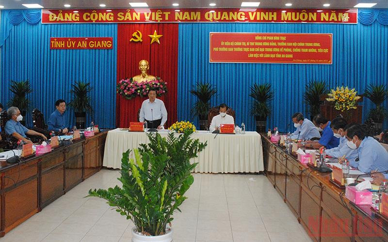 Quang cảnh buổi họp.