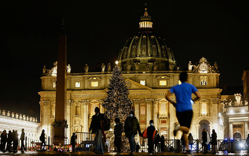 Thế giới đón Giáng sinh an lành giữa "làn sóng" Omicron