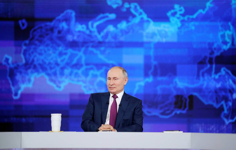 Tổng thống Nga V.Putin trong chương trình “Đường dây trực tiếp”. 