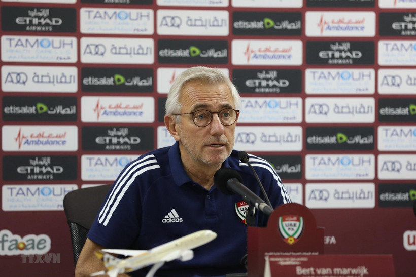 HLV Bert van Marwijk của đội tuyển UAE.