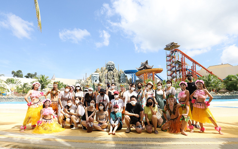 Những du khách quốc tế đầu tiên tới Phú Quốc (Việt Nam) hồi tháng 11 theo chương trình mở cửa thí điểm (Ảnh: CTV)