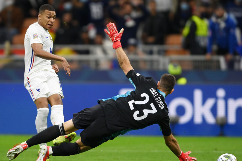 Mbappe và cú sút đập tan giấc mộng vô địch của “La Roja”. (Ảnh: Goal)