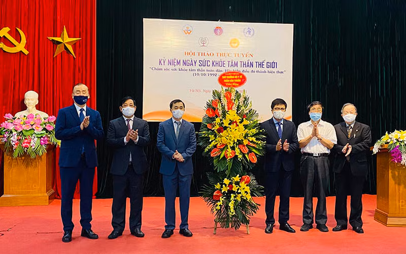 Các đại biểu tại hội thảo.