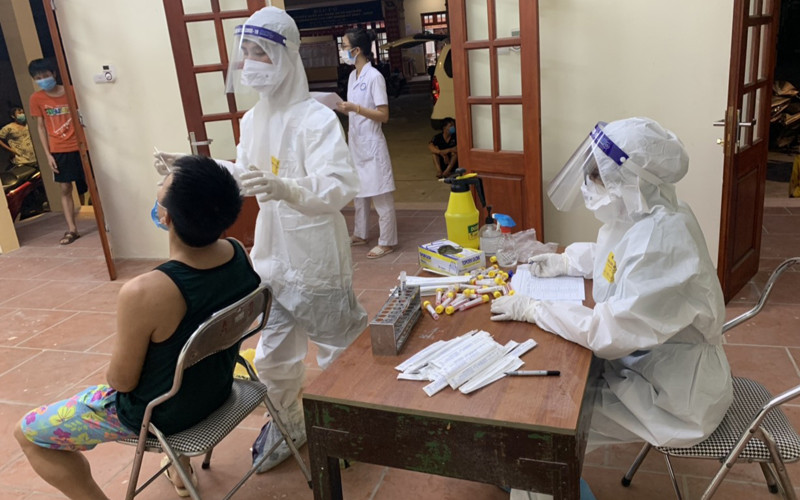 Trường Đại học Y-Dược Thái Nguyên đang có gần 400 cán bộ, sinh viên hỗ trợ các tỉnh miền nam chống dịch Covid-19.