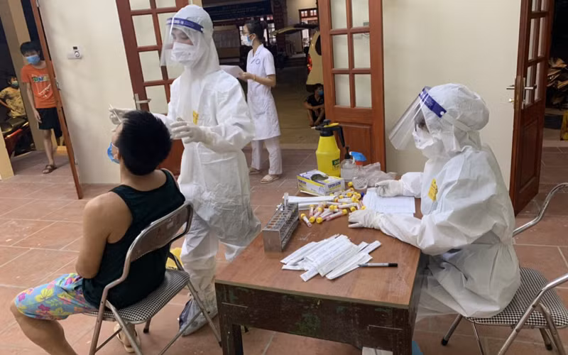 Trường Đại học Y-Dược Thái Nguyên đang có gần 400 cán bộ, sinh viên hỗ trợ các tỉnh miền nam chống dịch Covid-19.