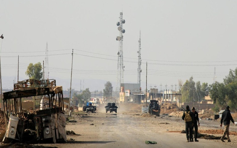 Lực lượng đặc nhiệm Iraq tham gia chiến dịch chóng IS tại Kokjali, phía tây Mosul, ngày 2-11-2016. (Ảnh: Reuters)