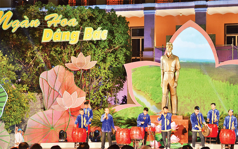 Bến Nhà Rồng, nay là Bảo tàng Hồ Chí Minh - chi nhánh TP Hồ Chí Minh, nơi Bác Hồ ra đi tìm đường cứu nước vào năm 1911.