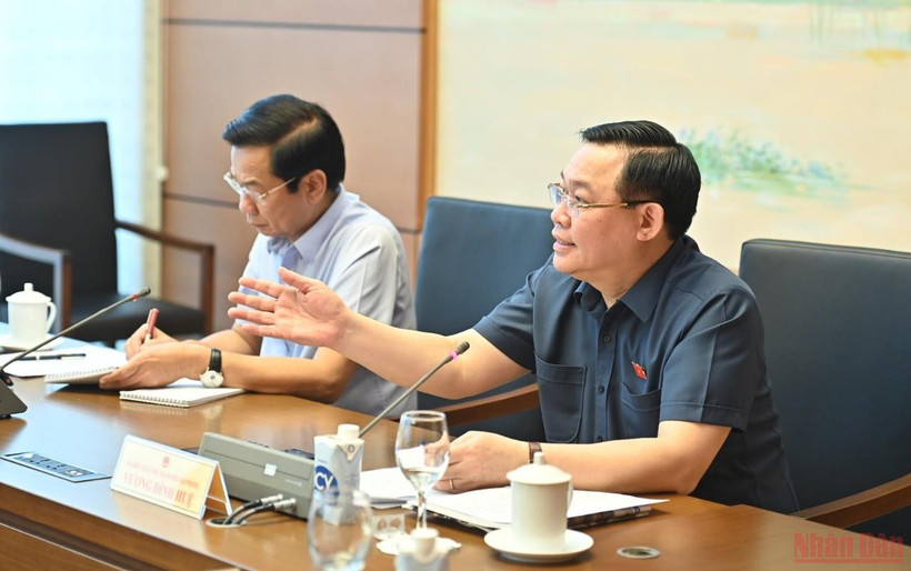 Chủ tịch Quốc hội Vương Đình Huệ phát biểu tại phiên họp Tổ 12 chiều 26/5. (Ảnh: KHOA NGUYÊN)