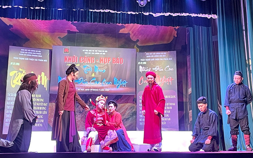 Biểu diễn một trích đoạn trong vở “Những đứa con oan nghiệt”.