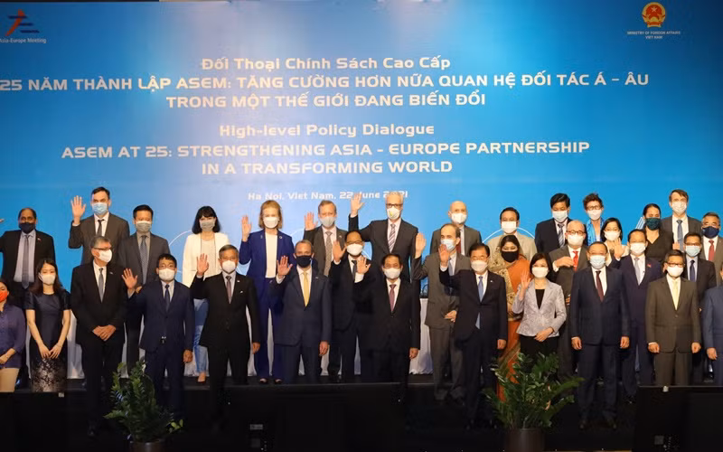 Các đại biểu tham dự Đối thoại. (Ảnh: Báo Thế giới và Việt Nam)