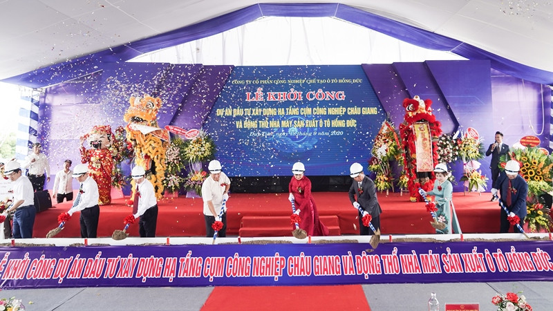 Nghi lễ động thổ Dự án CCN Châu Giang và Nhà máy sản xuất ô-tô Hồng Đức.