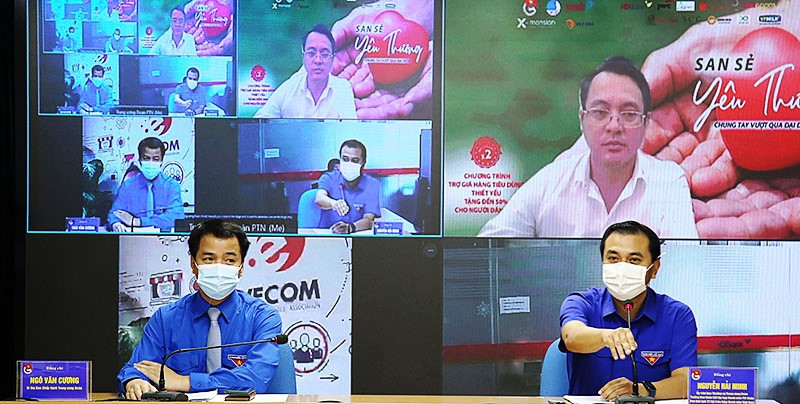 Đại diện Trung ương Đoàn Thanh niên Cộng sản Hồ Chí Minh và các doanh nghiệp, đơn vị ký kết trực tuyến triển khai chương trình.