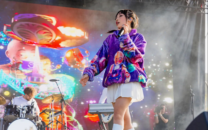 Mỹ Anh trong chuyến biểu diễn ở Mỹ năm 2021. Ảnh: NVCC