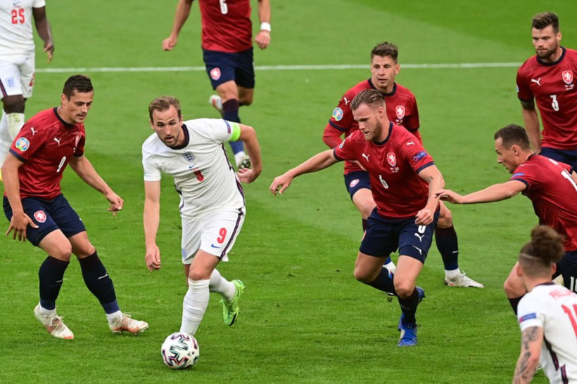Harry Kane (số 9) vẫn chưa có bàn thắng đầu tiên ở kỳ EURO 2020 cho tuyển Anh. (Ảnh: UEFA)