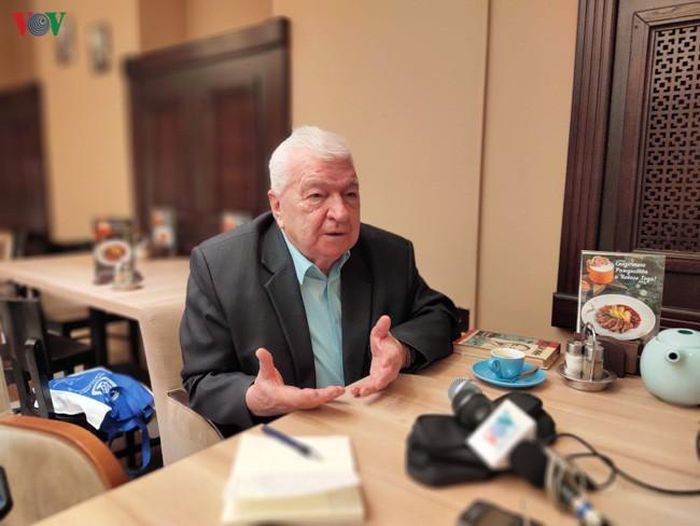 Tiến sĩ sử học Evgeny Kobelev.