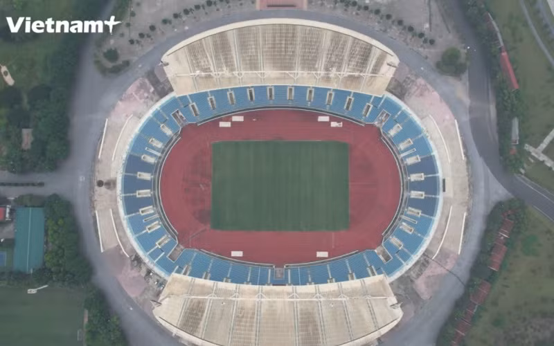 Mặt cỏ sân Mỹ Đình xanh tốt trở lại. (Ảnh chụp màn hình/Vietnamplus)