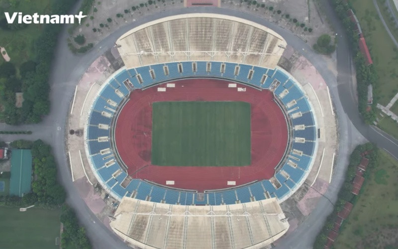 Mặt cỏ sân Mỹ Đình xanh tốt trở lại. (Ảnh chụp màn hình/Vietnamplus)
